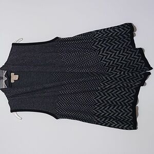ART AND SOUL Black & Gray Sleeveless Open Front Sleeveless Cardigan - Size Mediu